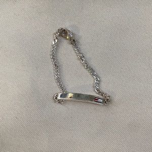 tommy hilfiger clip bracelet